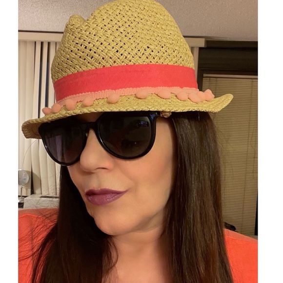 Straw Fedora Hat with Pom Poms NWT - Picture 2 of 7